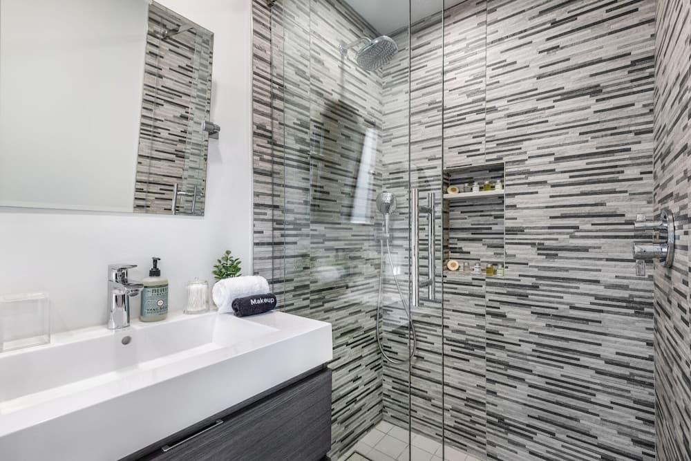 Lindenhurst - Image 24