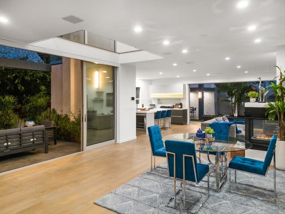 Lindenhurst - Image 12