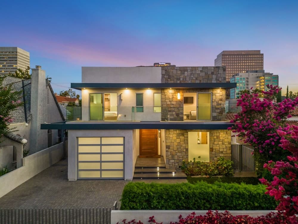 Lindenhurst - Image 38