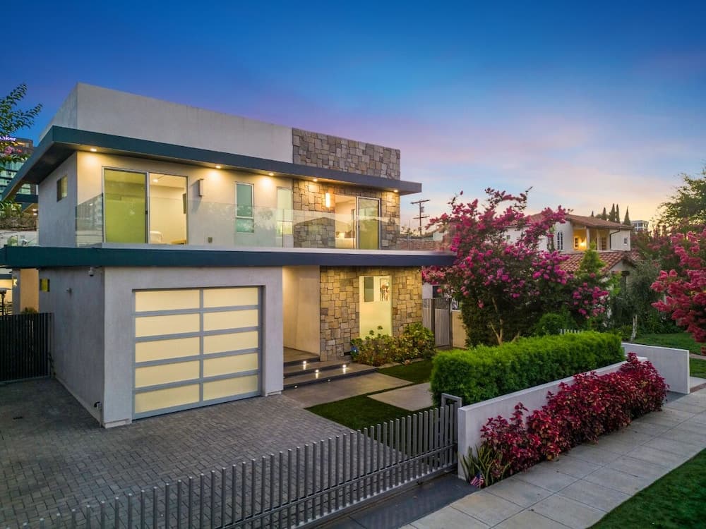 Lindenhurst - Image 39