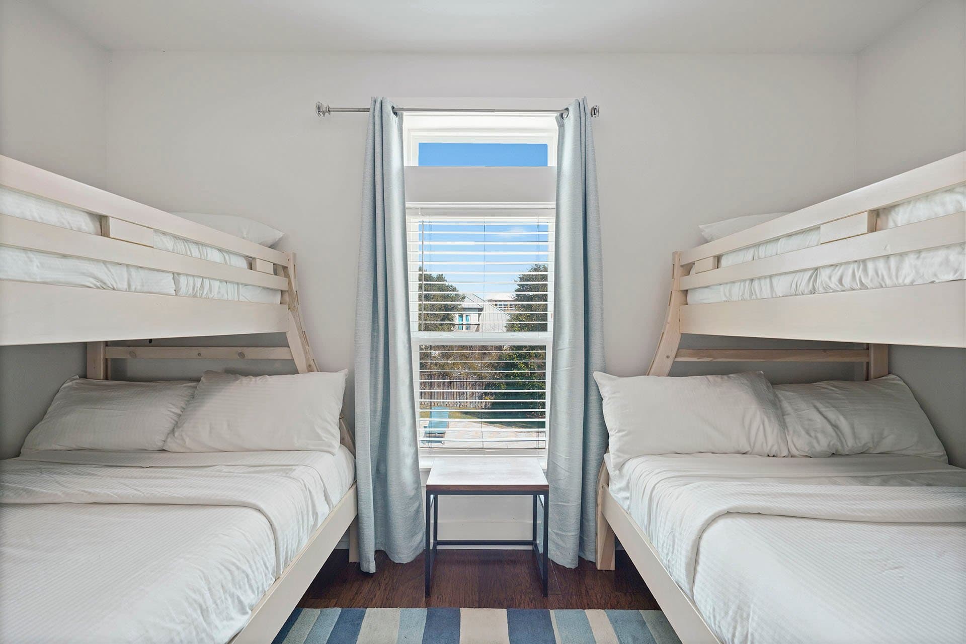 Lizard Palms - Image 20