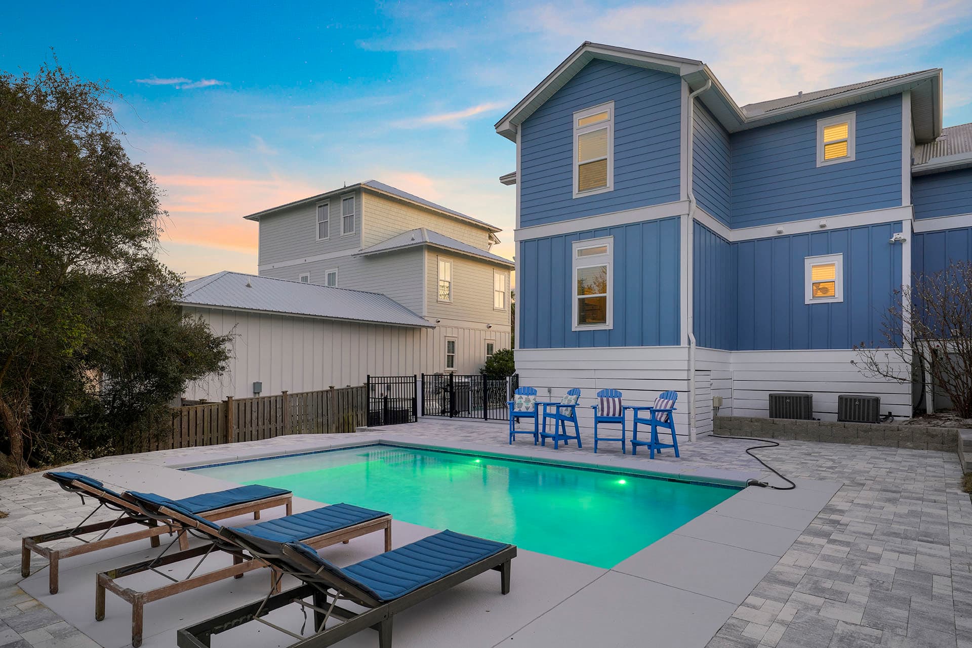 Lizard Palms - Image 31