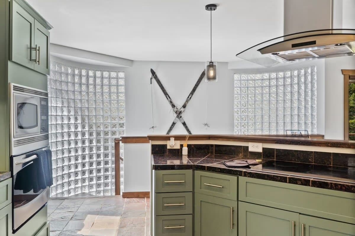 Forestlight Hideaway - Image 12