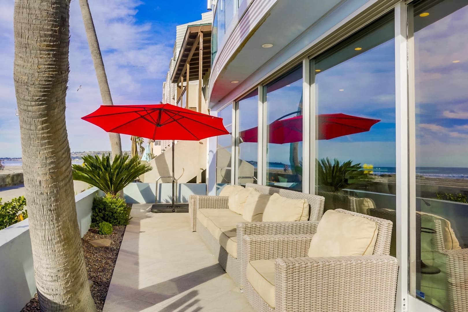 Liquid Blue Home - Image 28