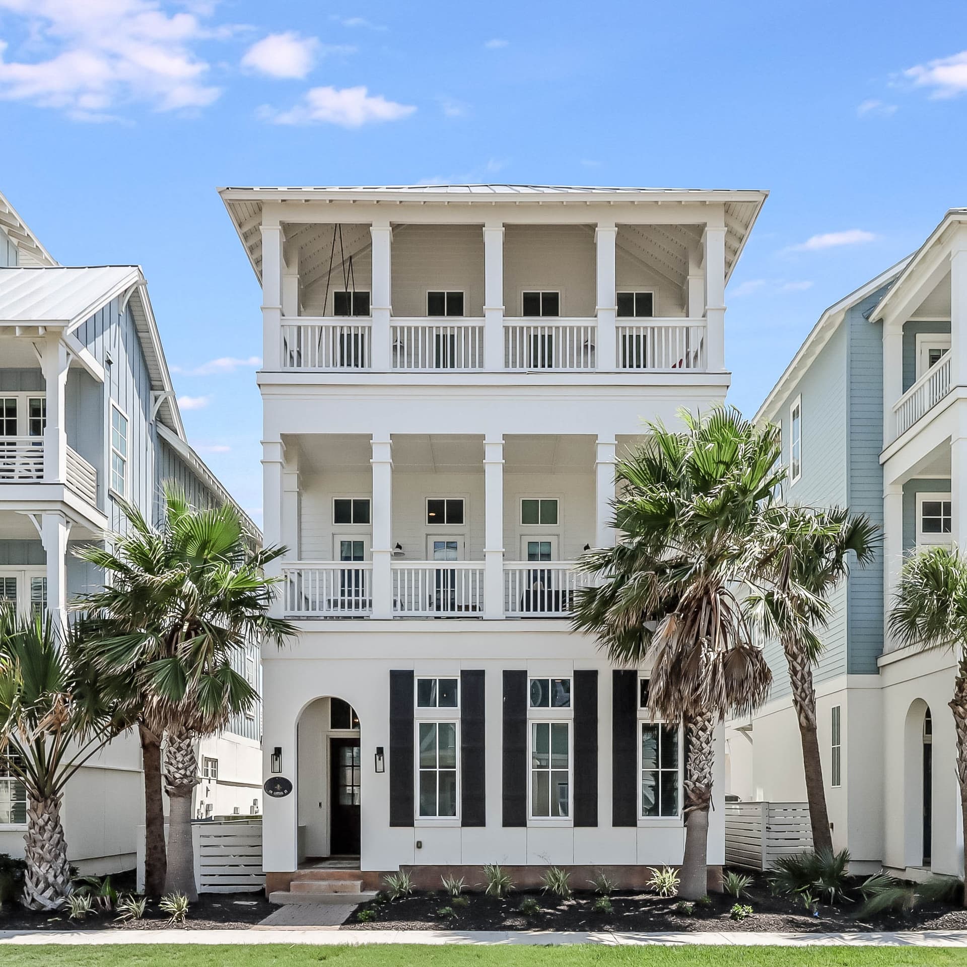 Wave and Sea House - Image 1