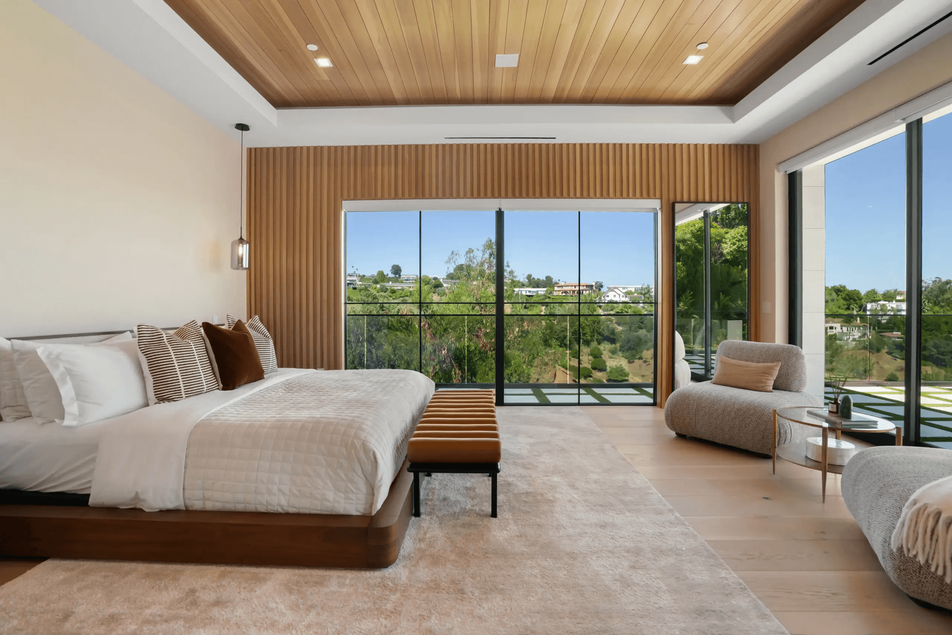 Linda Flora - Image 28