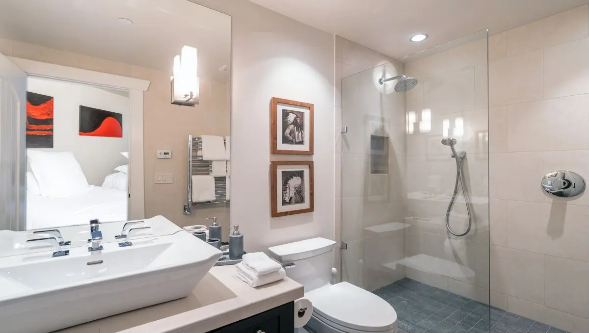 Plaza Tower - Image 17