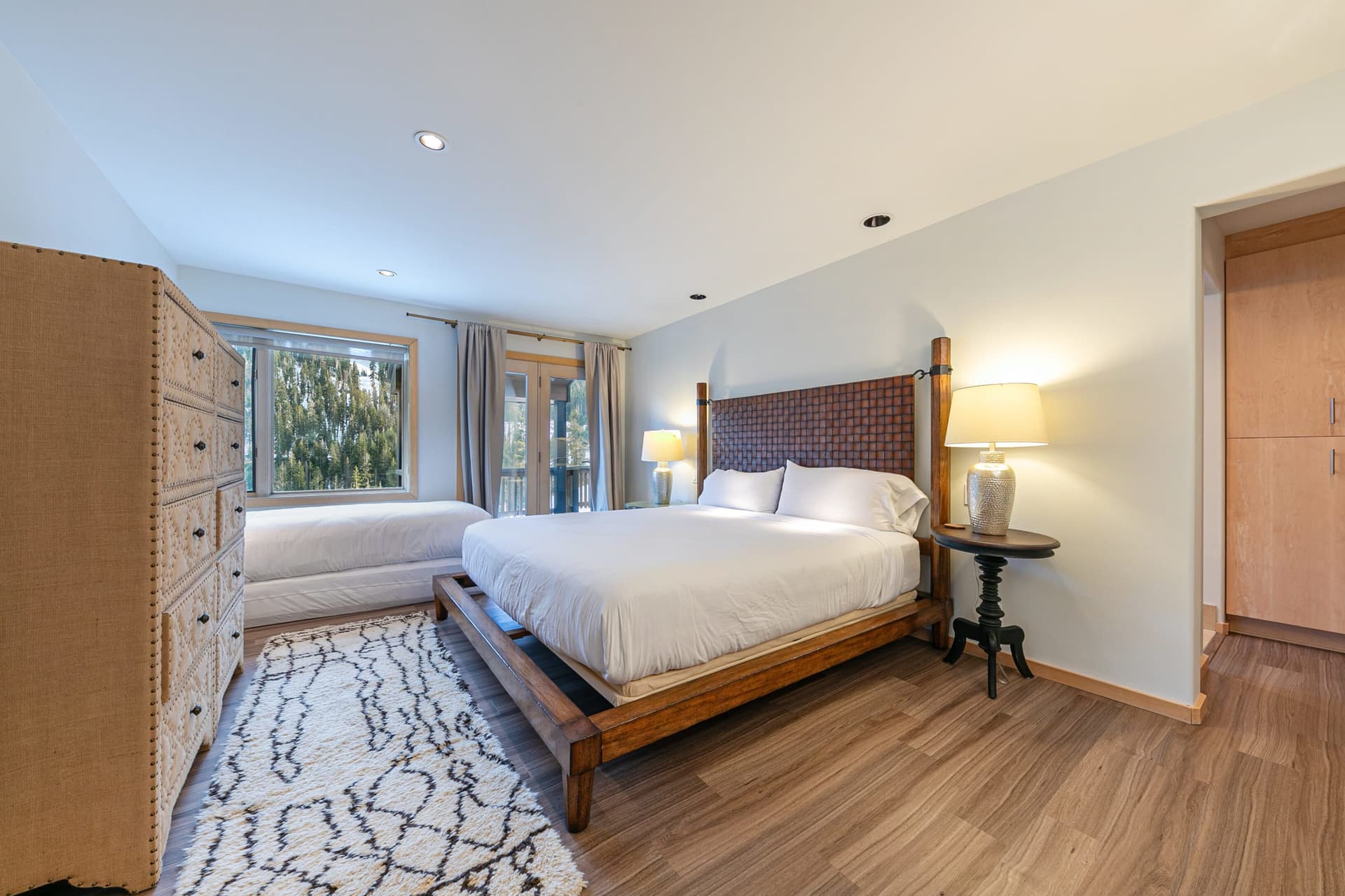 Bright Alpine Retreat - Image 22