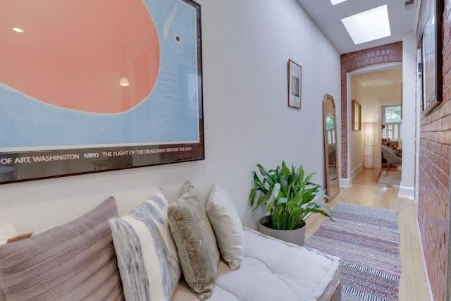 Capitol Comfort - Image 26