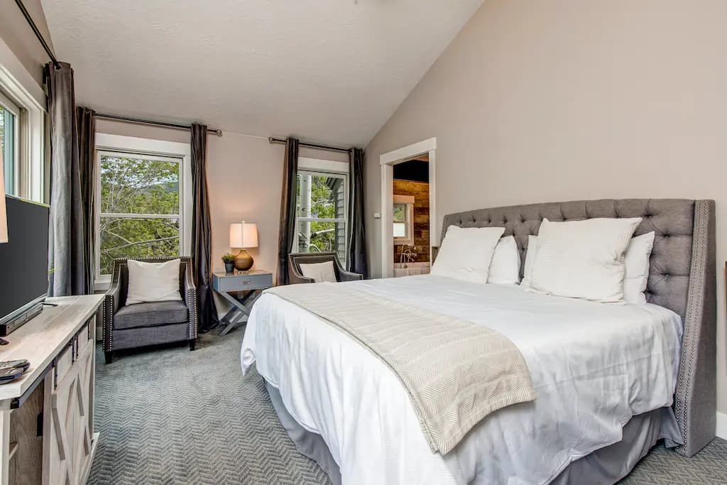 Alpine Retreat Home - Image 9