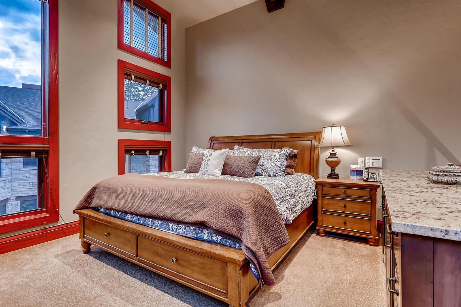 Snow Manor - Image 20