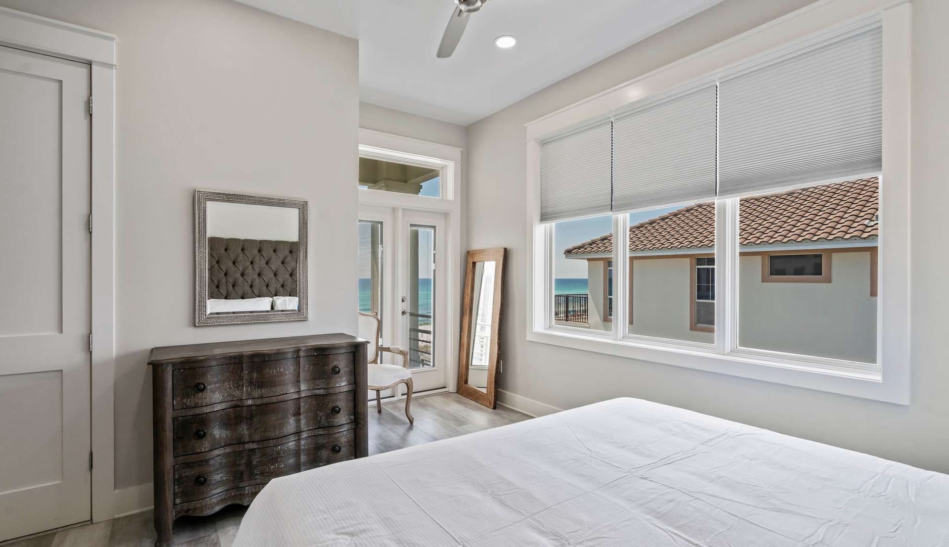 Latitudes Manor - Image 25