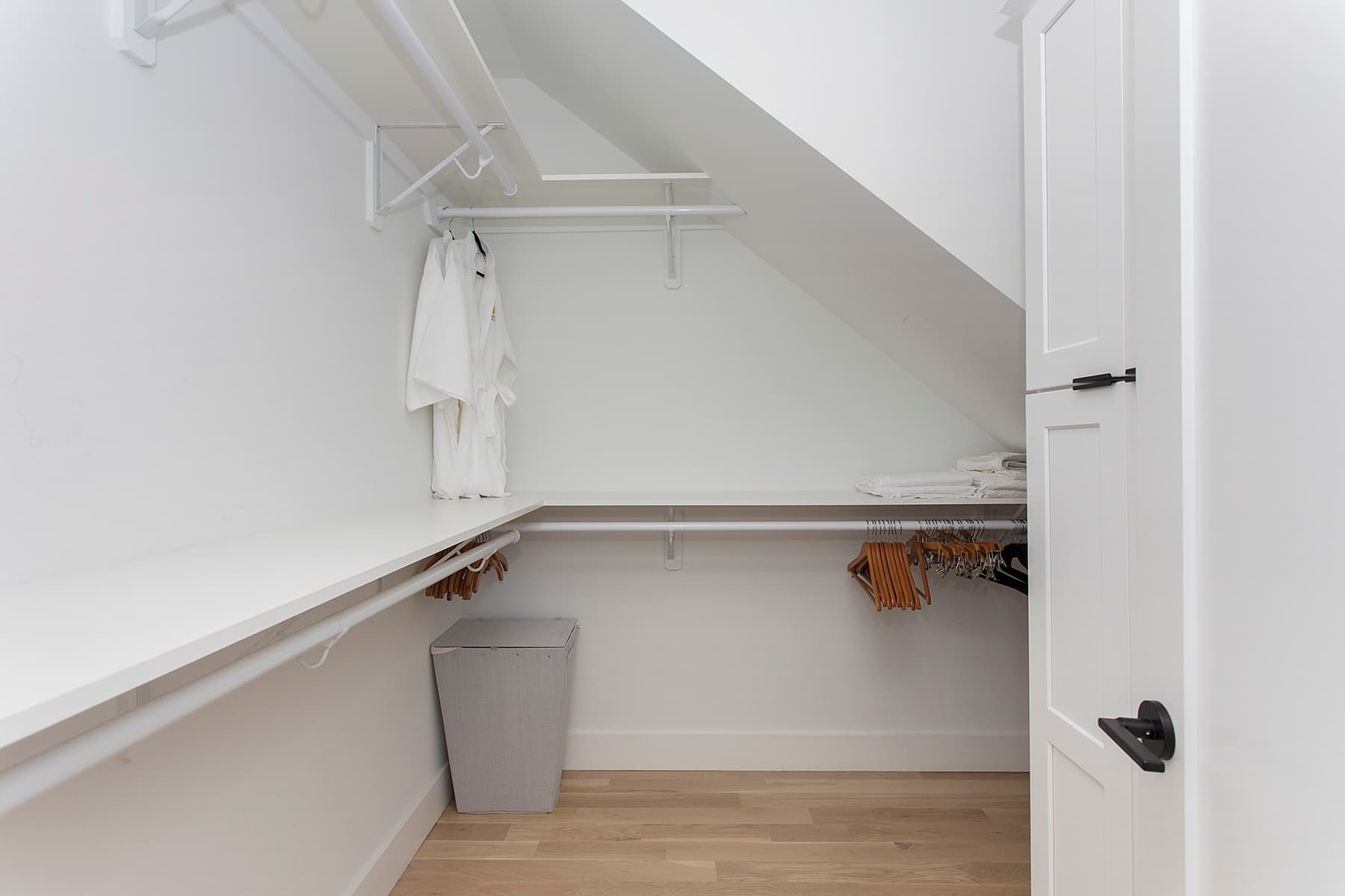 Luminous Retreat - Image 14