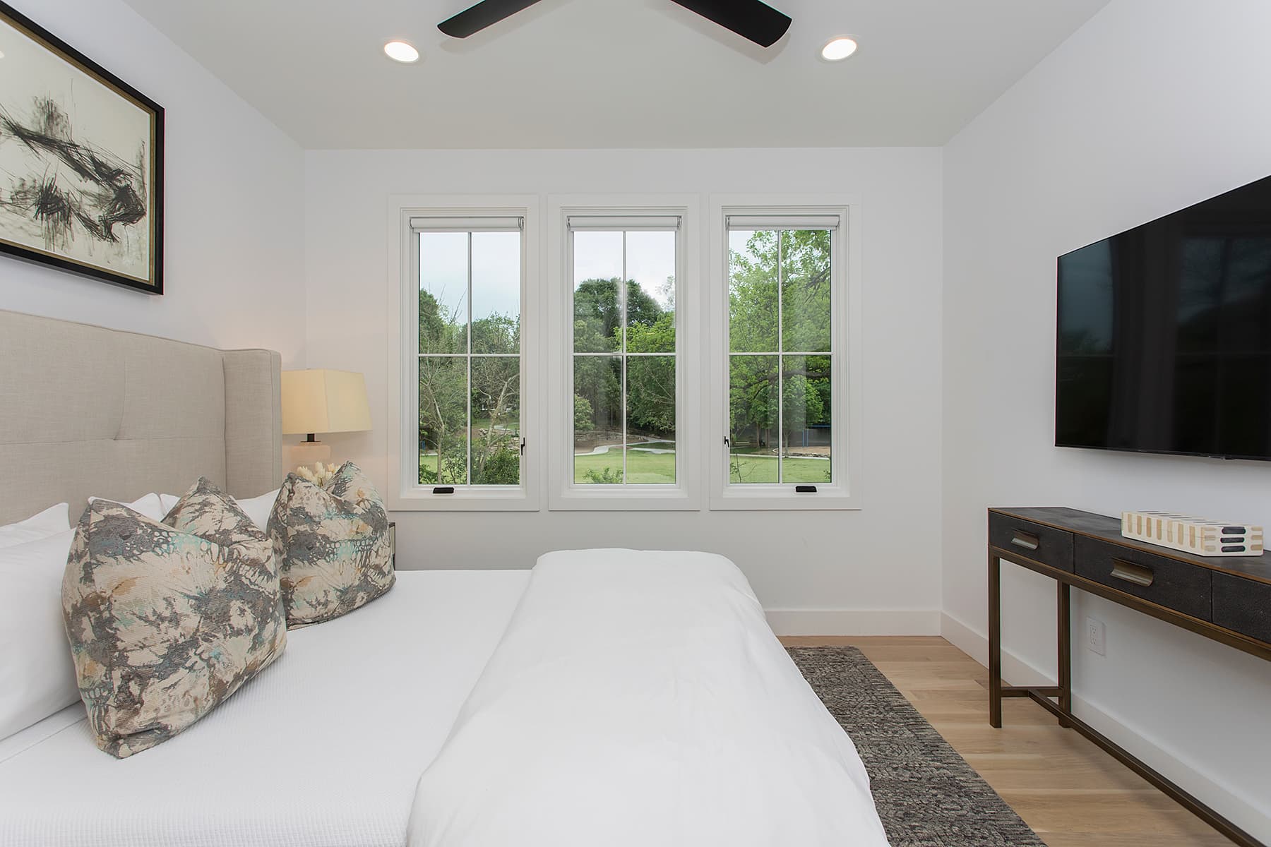 Luminous Retreat - Image 18