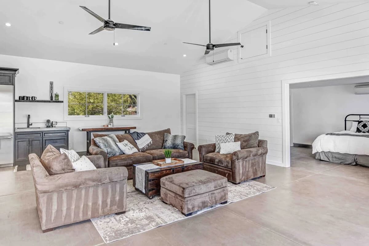 Carneros Farmhouse - Image 29