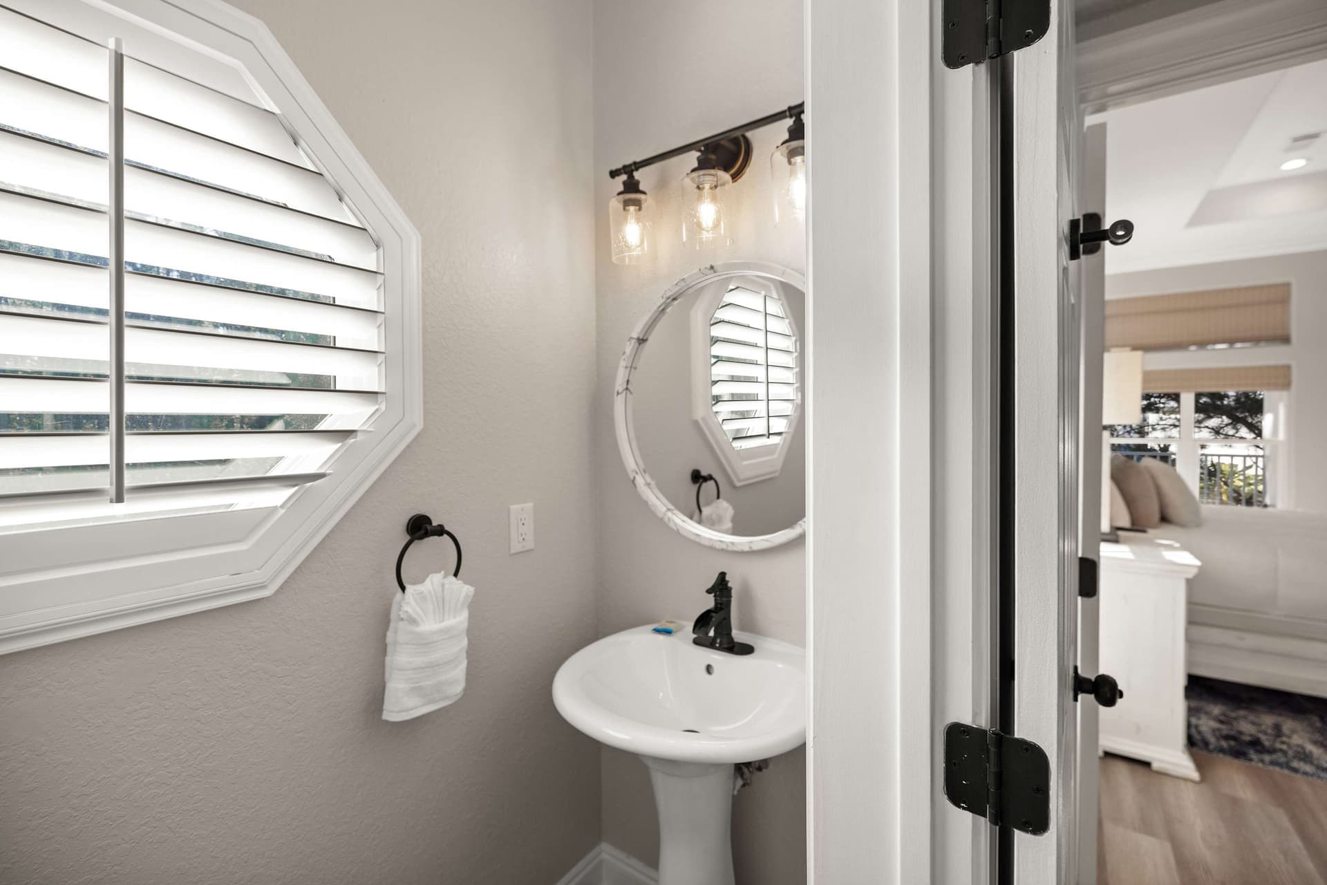 Gulf Coast Retreat - Image 13