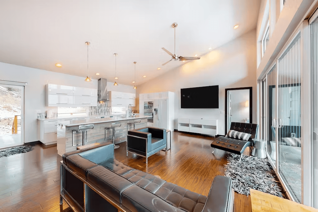 Spokane River Retreat - Image 4