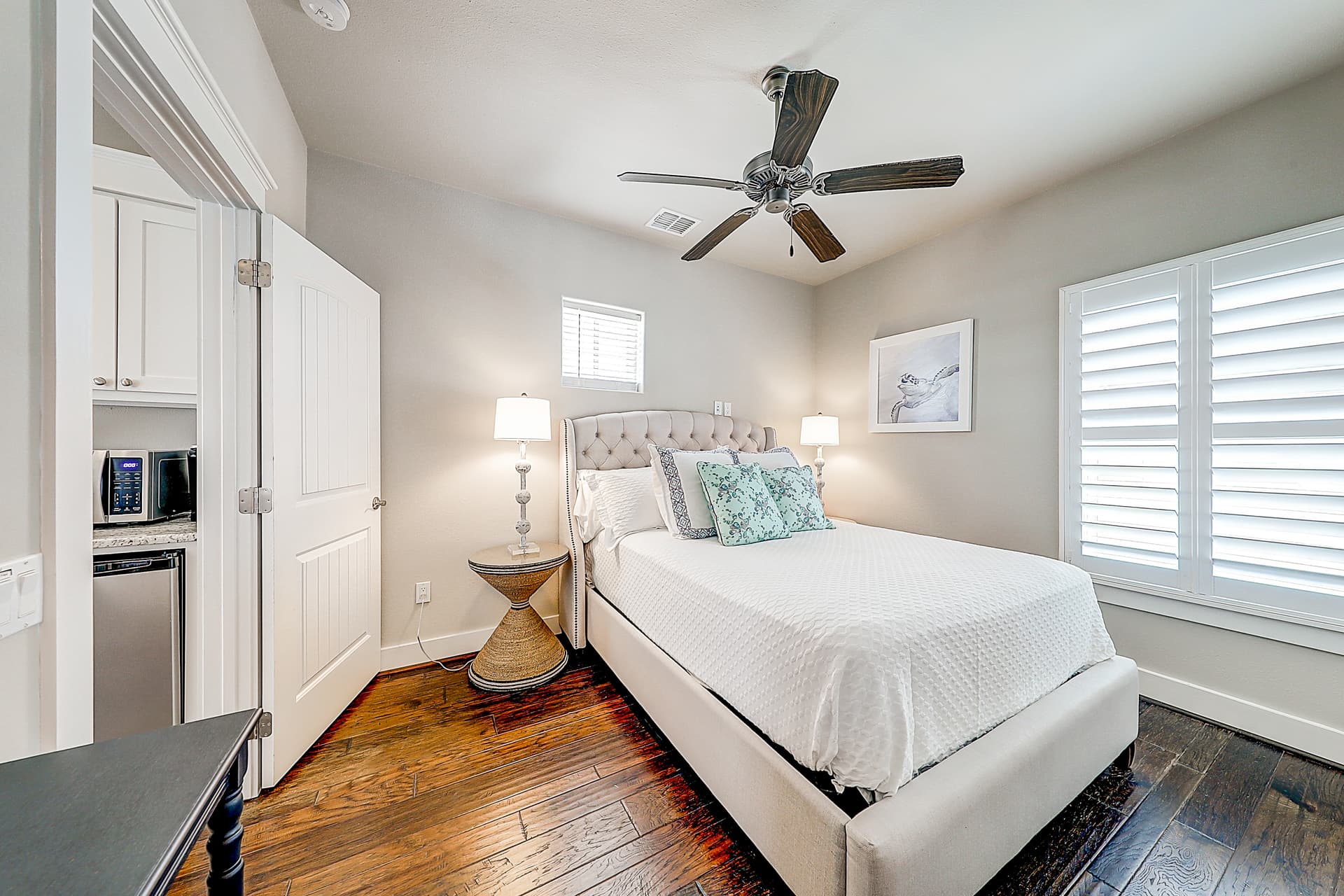 Sunrise Avenue House - Image 33