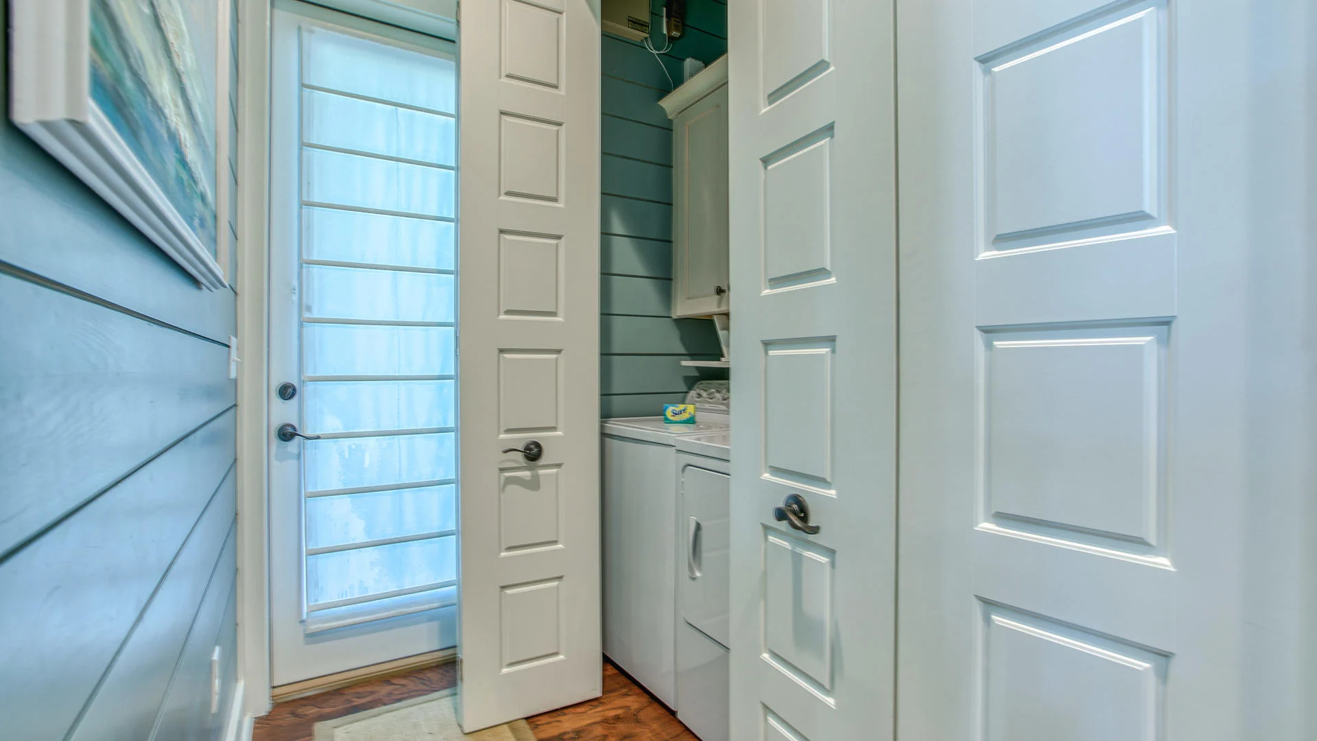 Shades of Blue House - Image 24