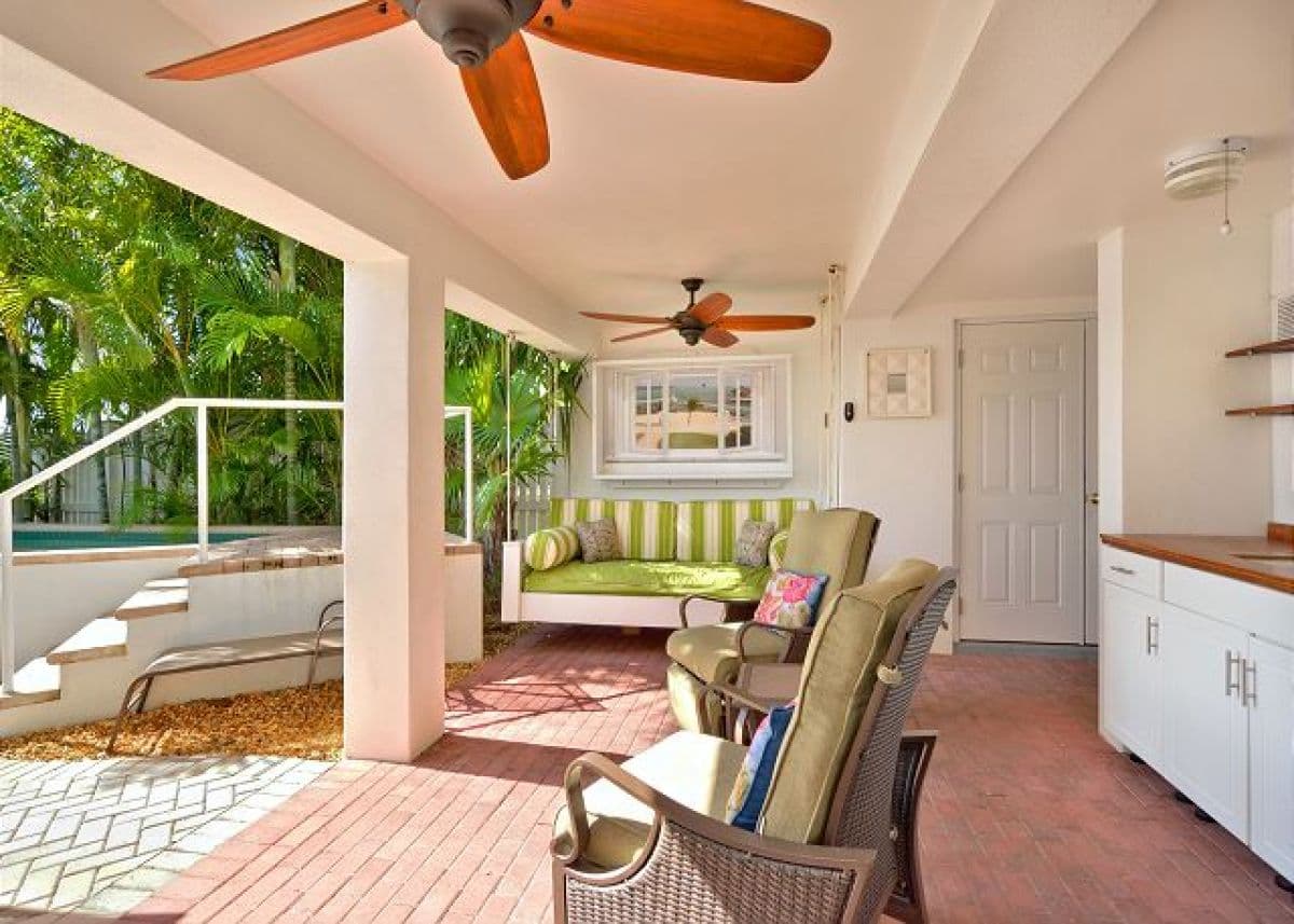 Island Chic - Image 4