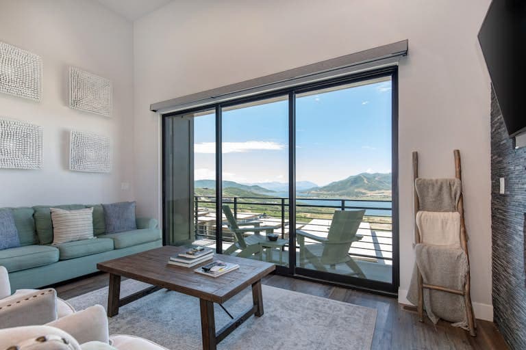 Hideout Hideaway - Image 2