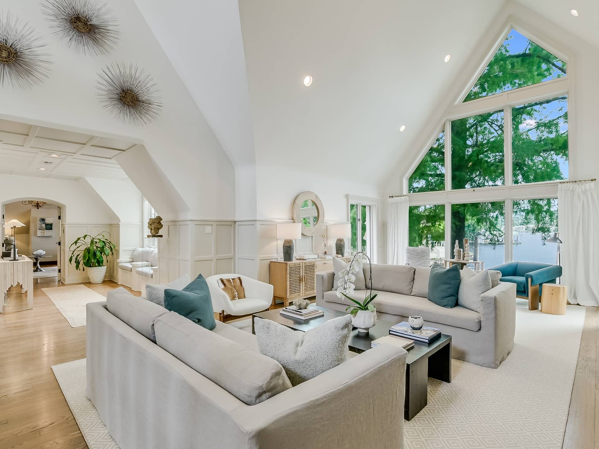 Manor on Lake Austin - Image 4