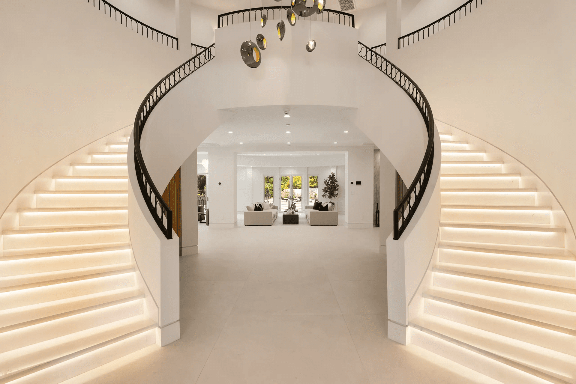 Noble Crest - Image 3