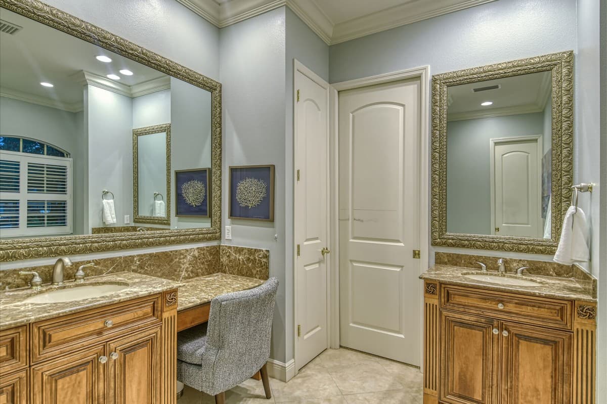 Sunburst Courtyard - Image 36