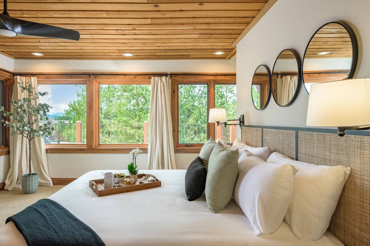 Four Sisters - Image 59