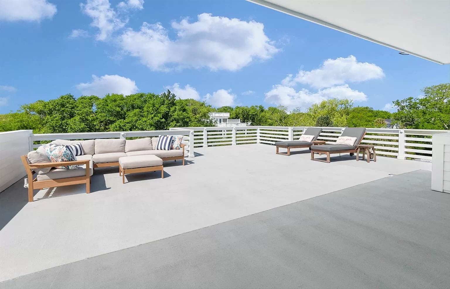 Amalfi Palms Getaway - Image 5