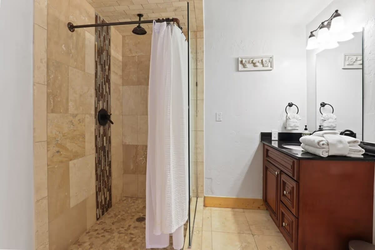 Serene Lodge - Image 14