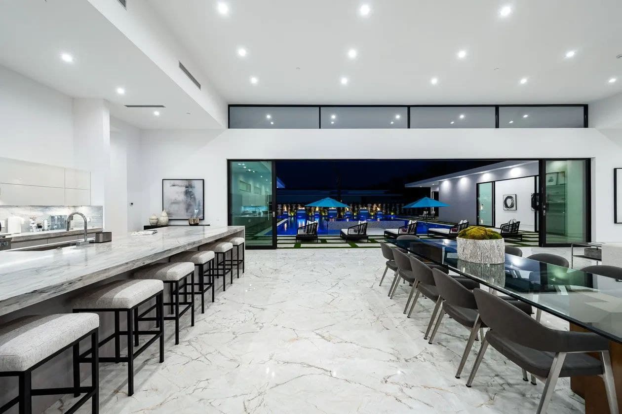 Bravo Villa #4 - Image 9