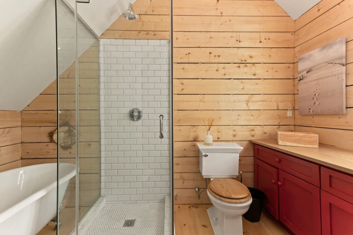 Chatham Farmhouse - Image 21