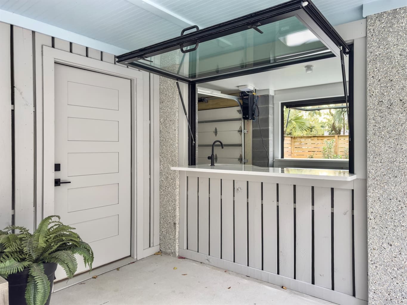 Amalfi Palms Getaway - Image 88