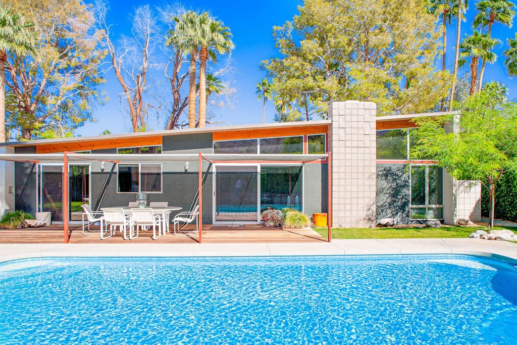 Las Palmas Monte Vista - Image 1