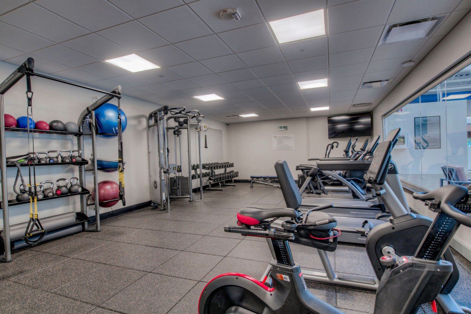 Lavish Condo - Image 34