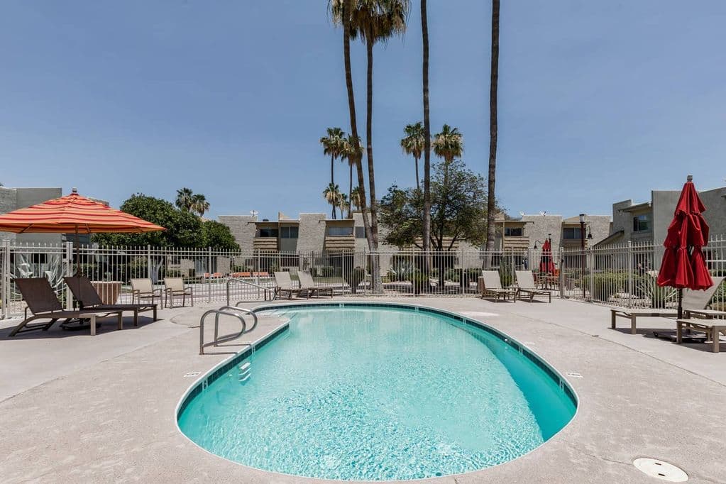 Rustic Modern Townhouse - Image 5