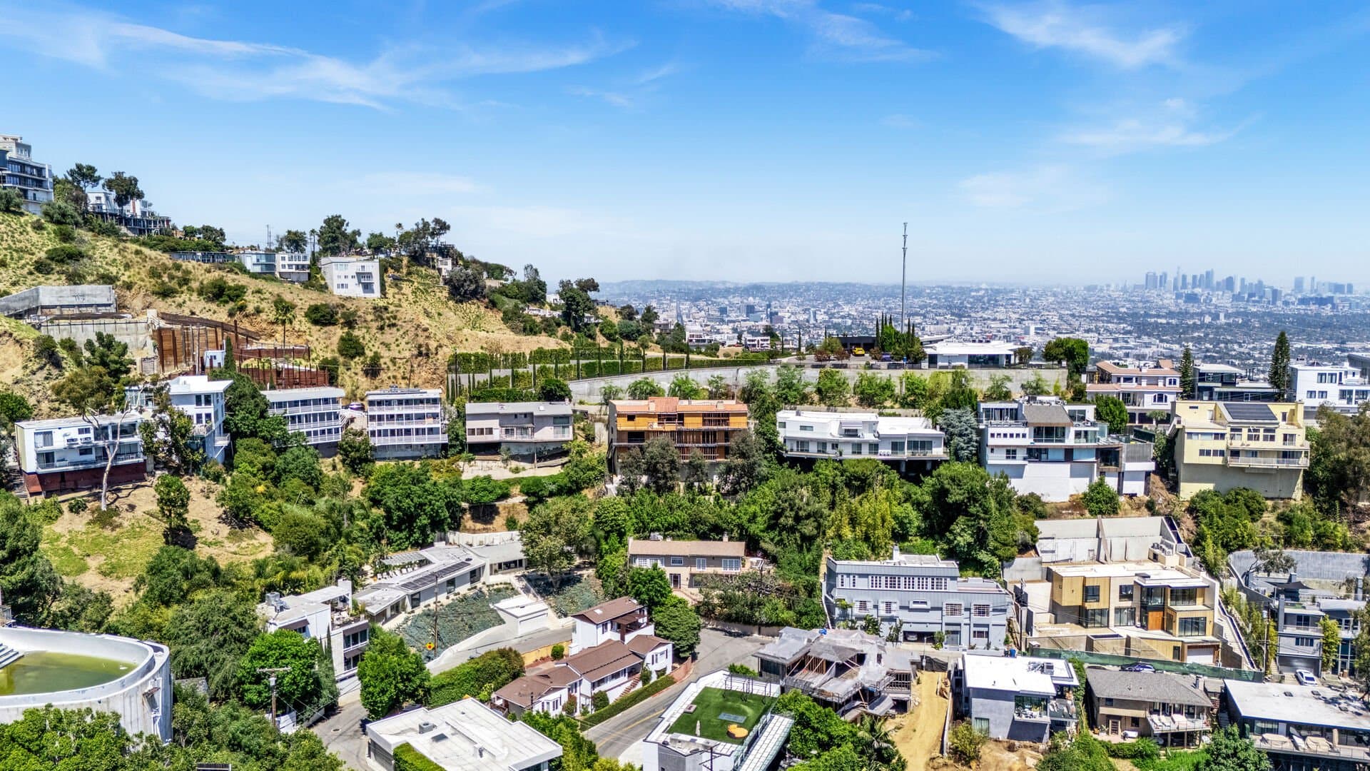 Sunset Plaza View - Image 37