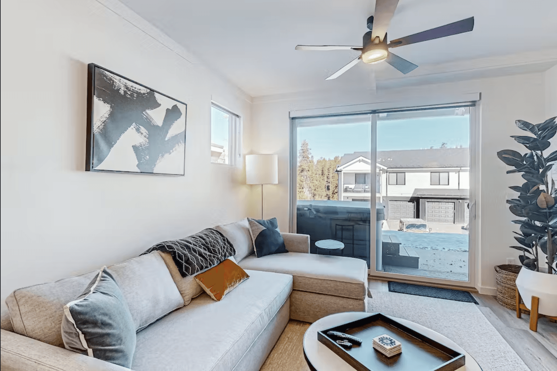 Mellow on Meadow Mile Residence - Image 4