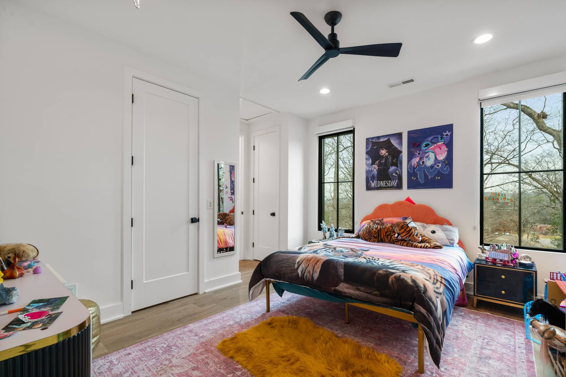 Starburst Estate - Image 39