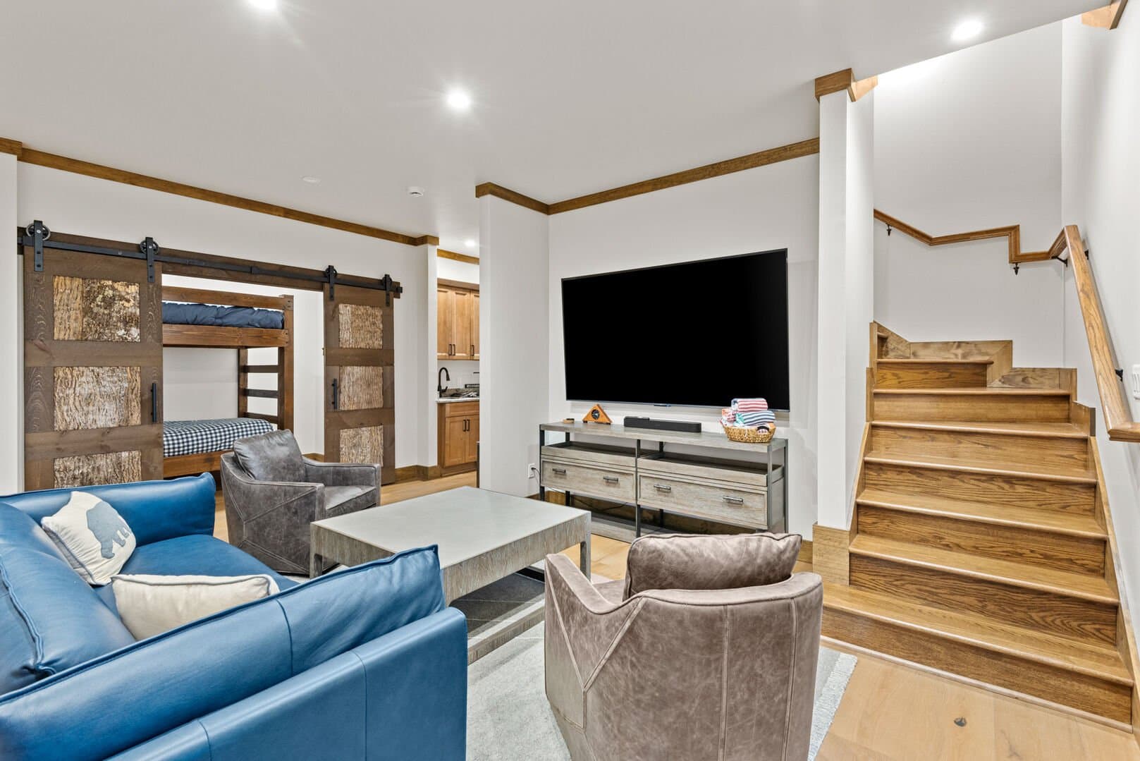 Dire Wolf at Eagles Nest - Image 27