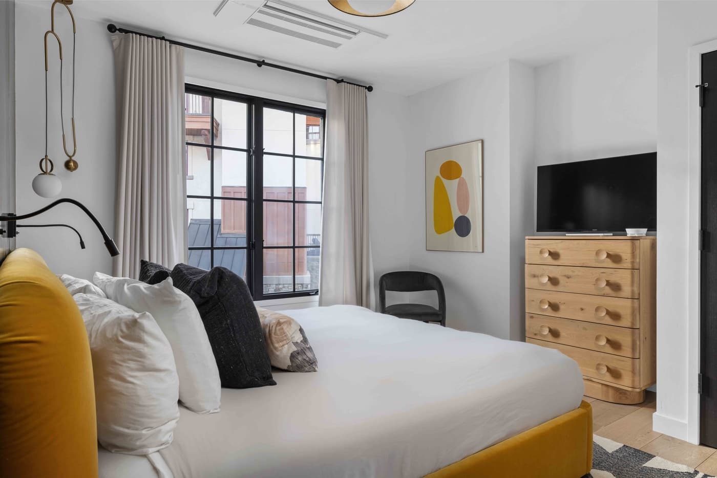 Sky High at the Plaza - Image 42