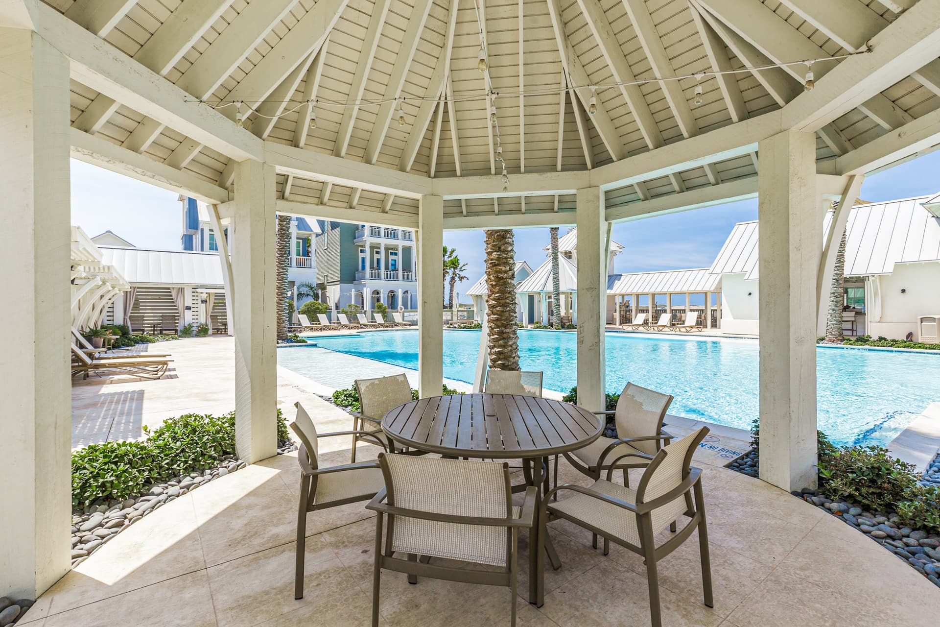 Happiness Radiater at Palmilla Beach - Image 4