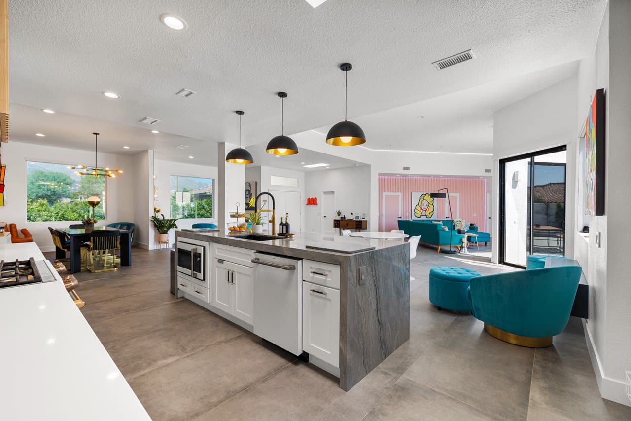 Palm Lighthouse - Image 25