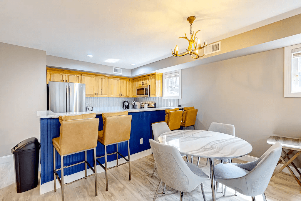 Still Lake Getaway - Image 4