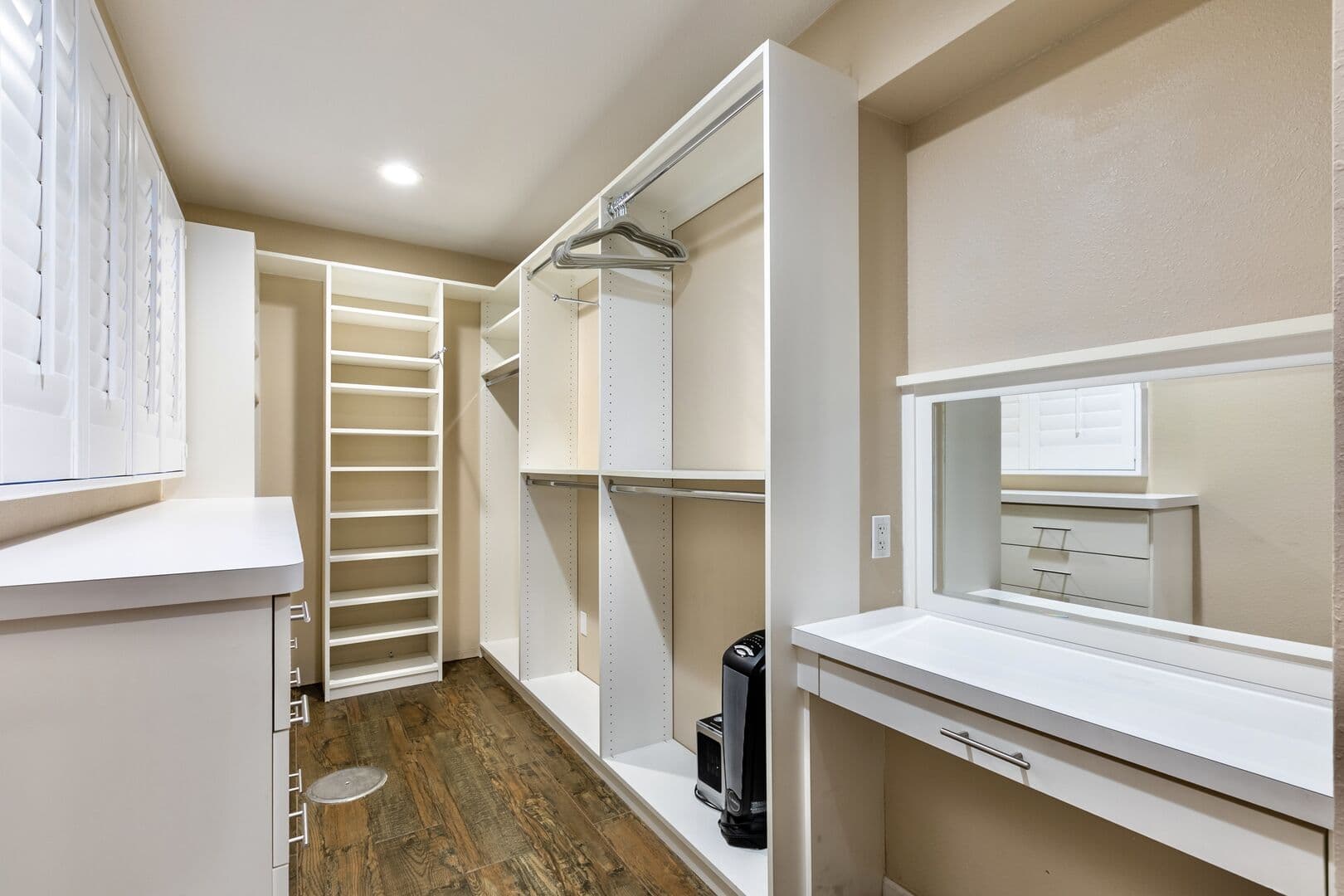 Paradise Escape - Image 24