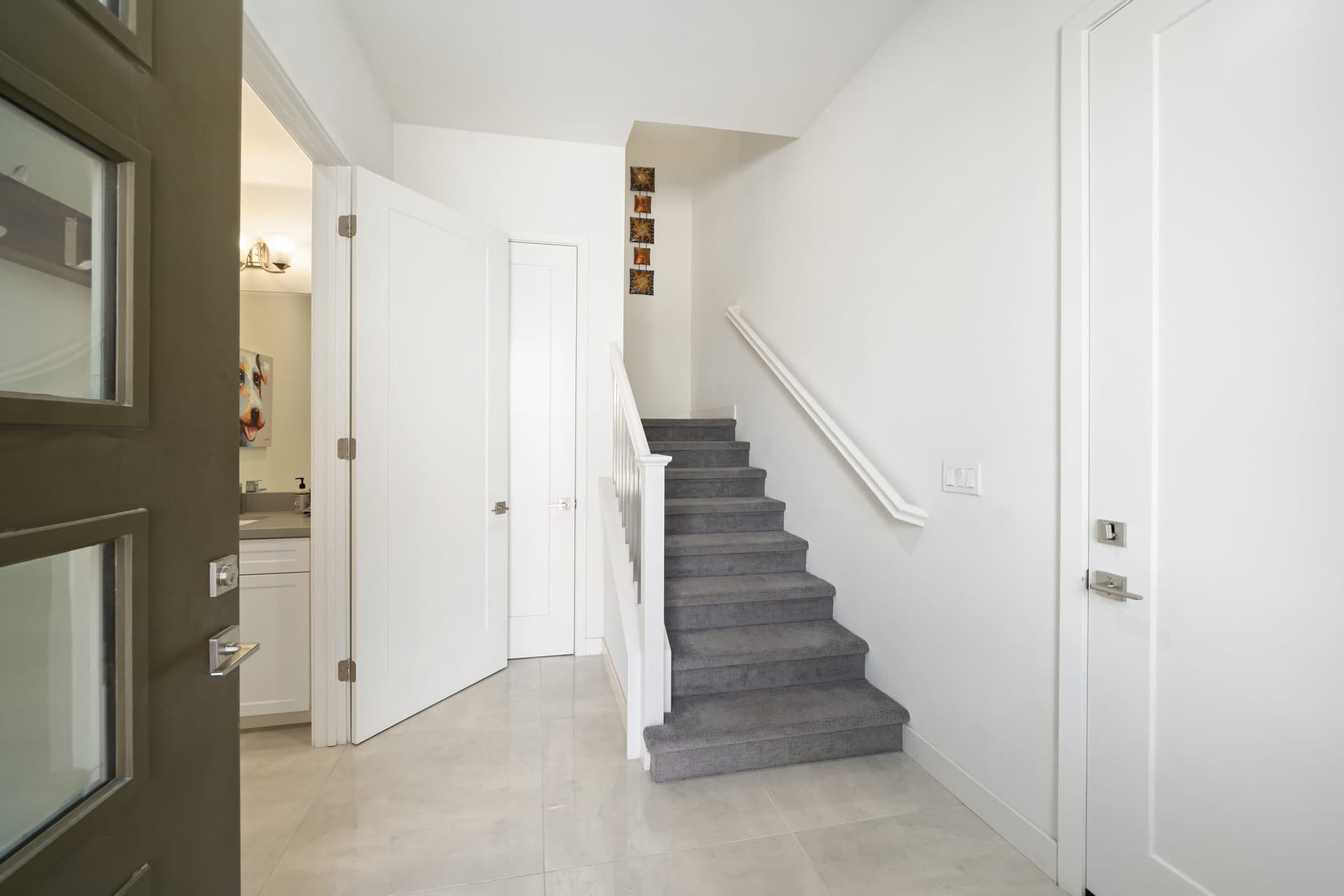 Stay Savvy in Palm Desert - Image 18