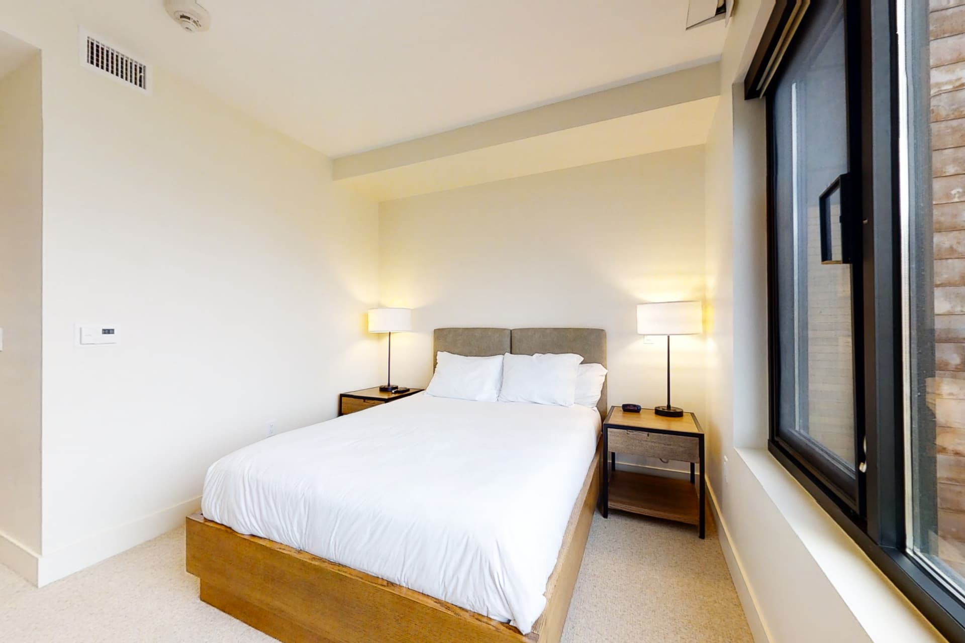 Lift 402 Home - Image 14