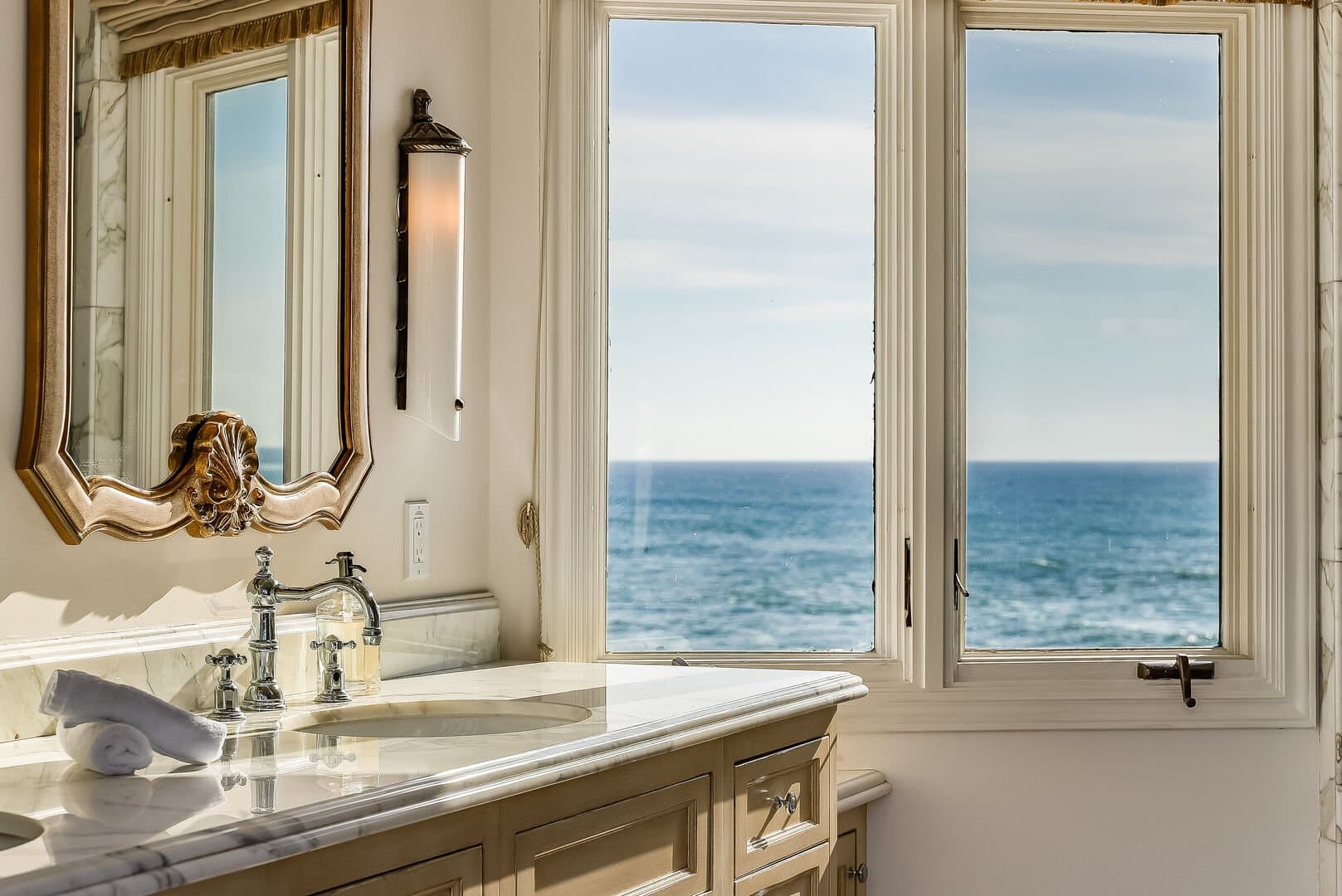 Dolphin Bluff - Image 33