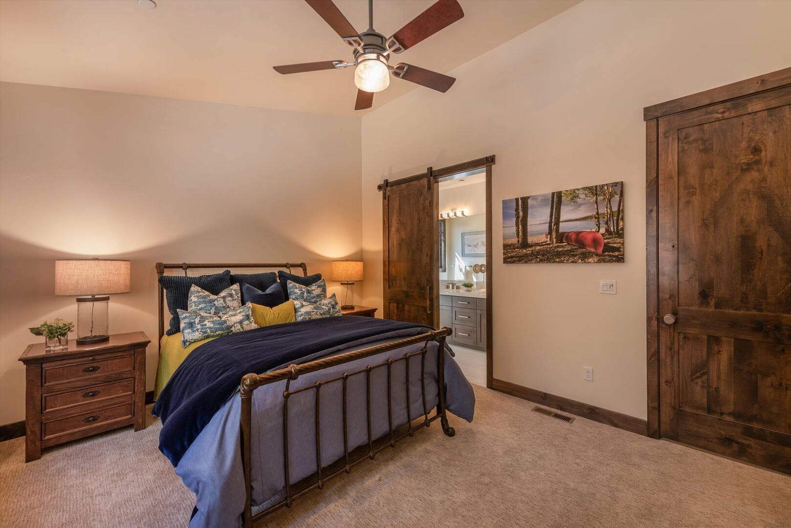 Lavish Cabin at Gray's Crossing - Image 10